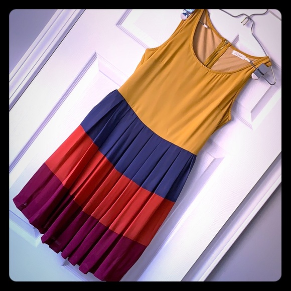 Blu Pepper Dresses & Skirts - Blu Pepper multi color pleated dress